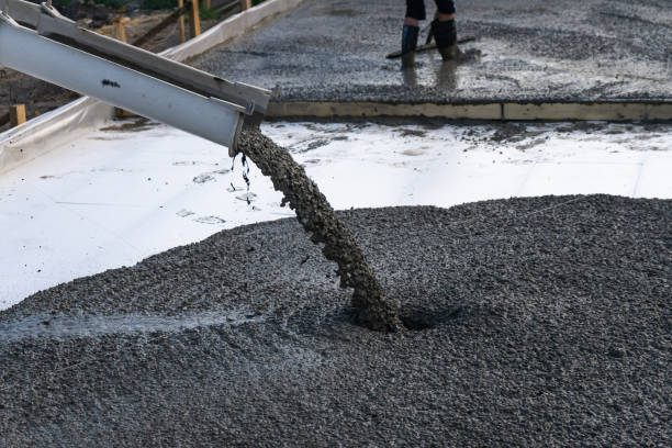 Best Concrete Pool Decks in Parklawn, CA