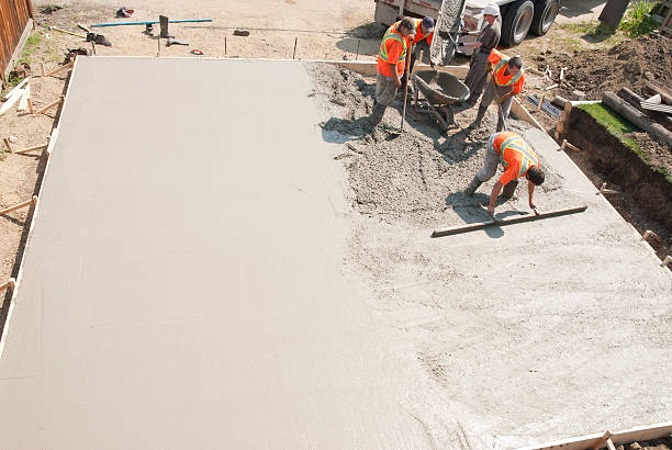 Best Commercial Concrete Services in Parklawn, CA